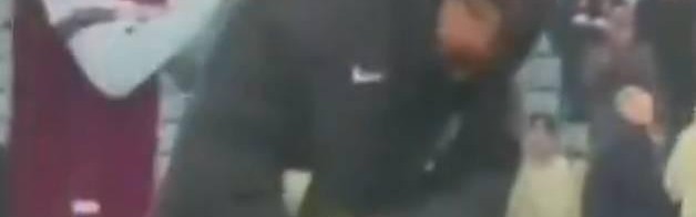 首回合维拉球员在蓝桥庆祝，古斯托今天做出同款动作“报仇”