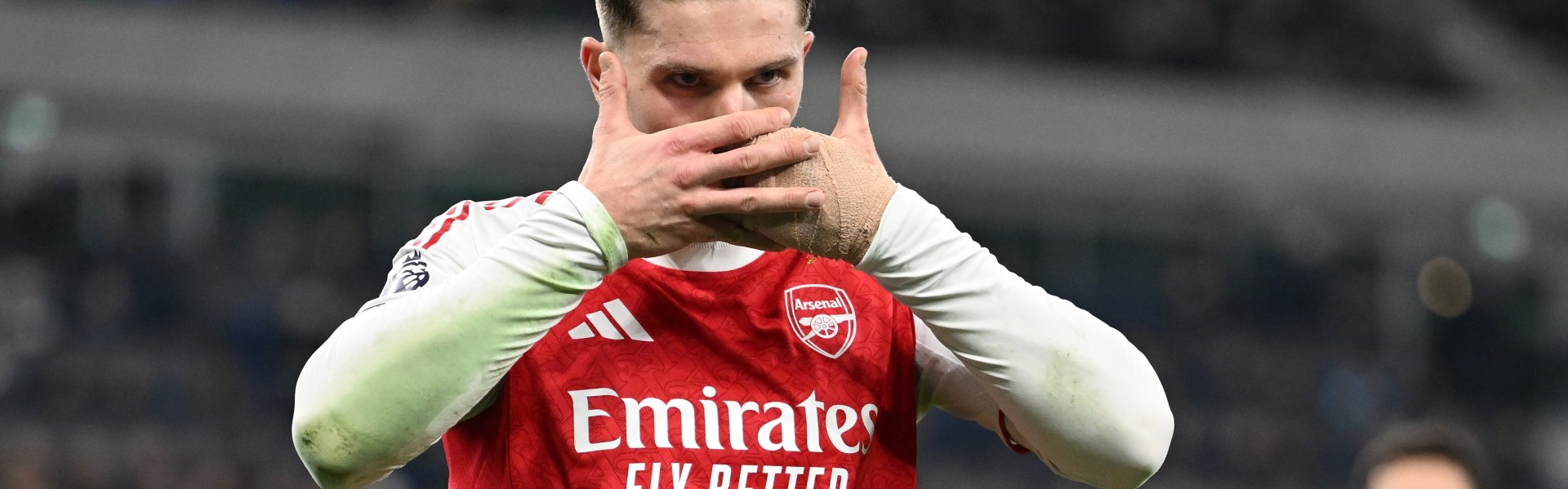 开云体育APP下载-加盟来首次！阿森纳官方：8场4球两助，约克雷斯当选1月最佳球员