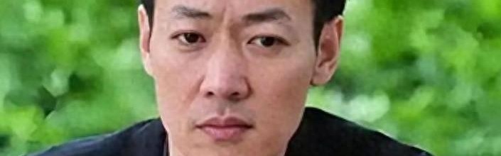 开云-朱媛媛去世不到一年，52岁辛柏青现身春晚彩排，恶心的一幕出现了