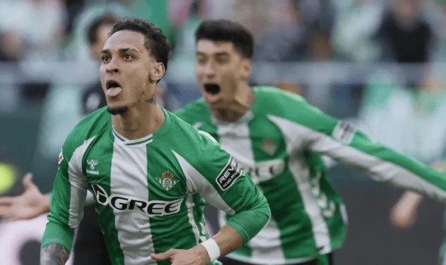 开云体育官网-安东尼：我很爱贝蒂斯，与球迷冲突是因为没赢球而感到沮丧