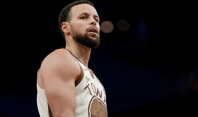 开云体育官网-即将复出！库里正式获准参加5v5对抗 状态出色激发全队士气