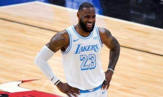 开云体育官网-ESPN专家团投票：詹皇仍是联盟第一人 掘金需补强